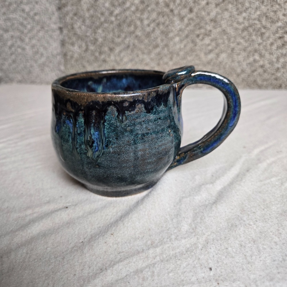 Studio Pottery Handcrafted Mug 10oz signed blue wide grip Thumb Rest